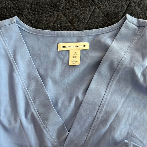 Scrub pants and top - Picture 2 of 4